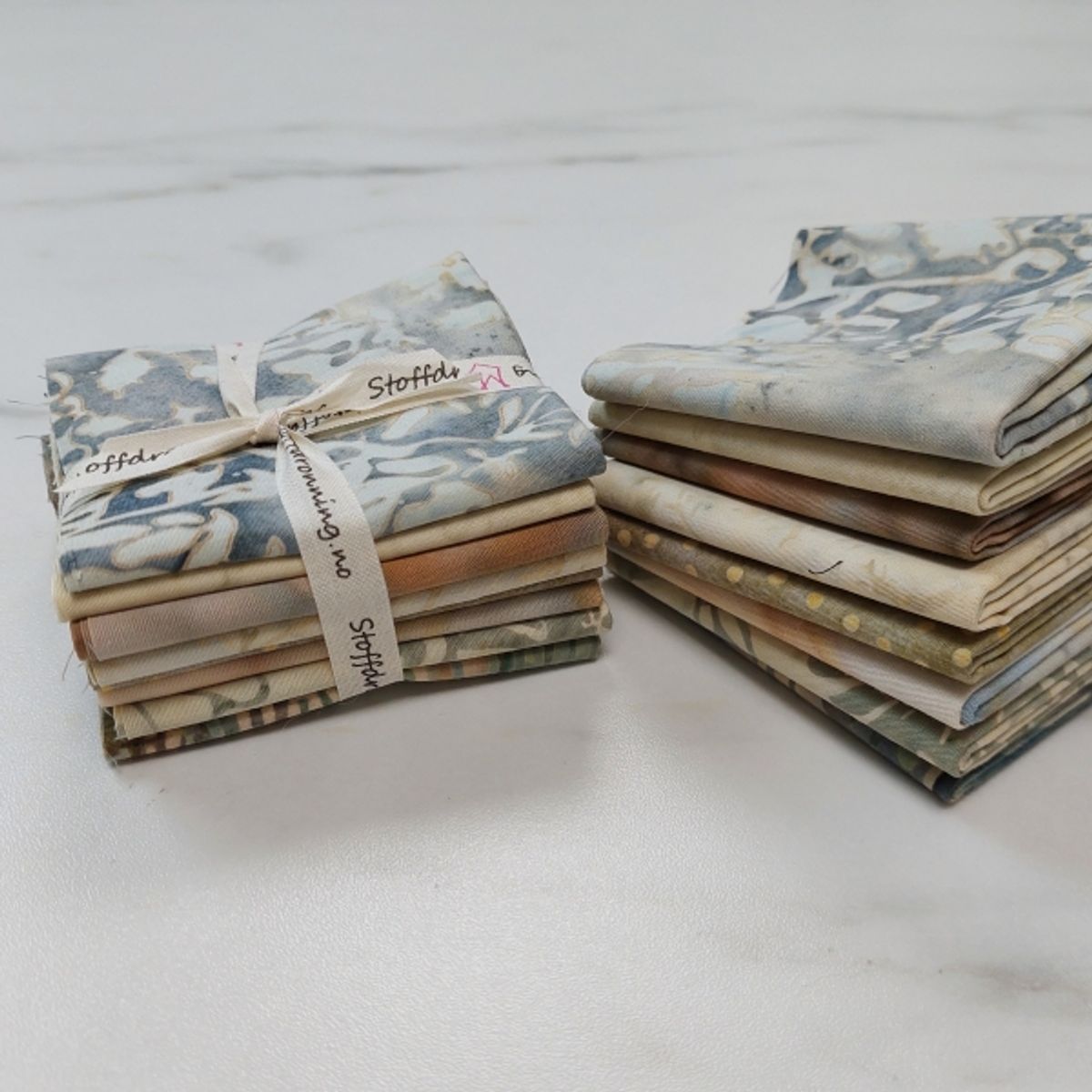 Happy Minis - batikk, sandstorm